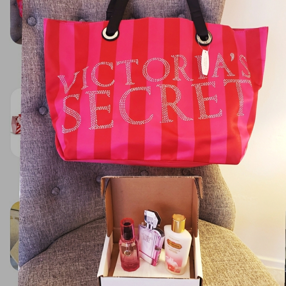 New Victoria's Secret Studded Tote Bag Gift Set
